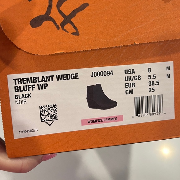 Merrell Booties! - Picture 4 of 17